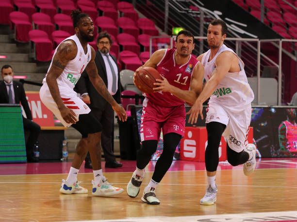 判断让他脱 判断让他脱