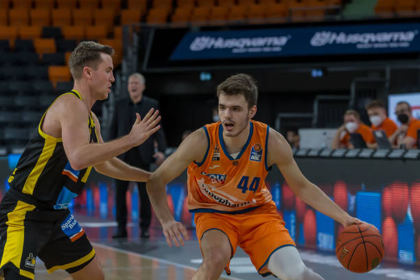 坚持了四节 坚持了四节